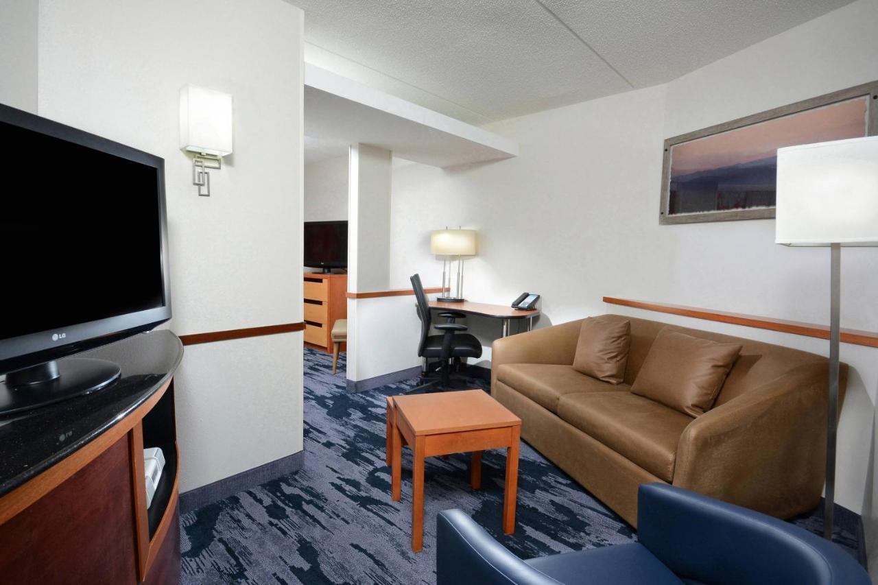 Fairfield Inn & Suites By Marriott Charlottesville North Luaran gambar