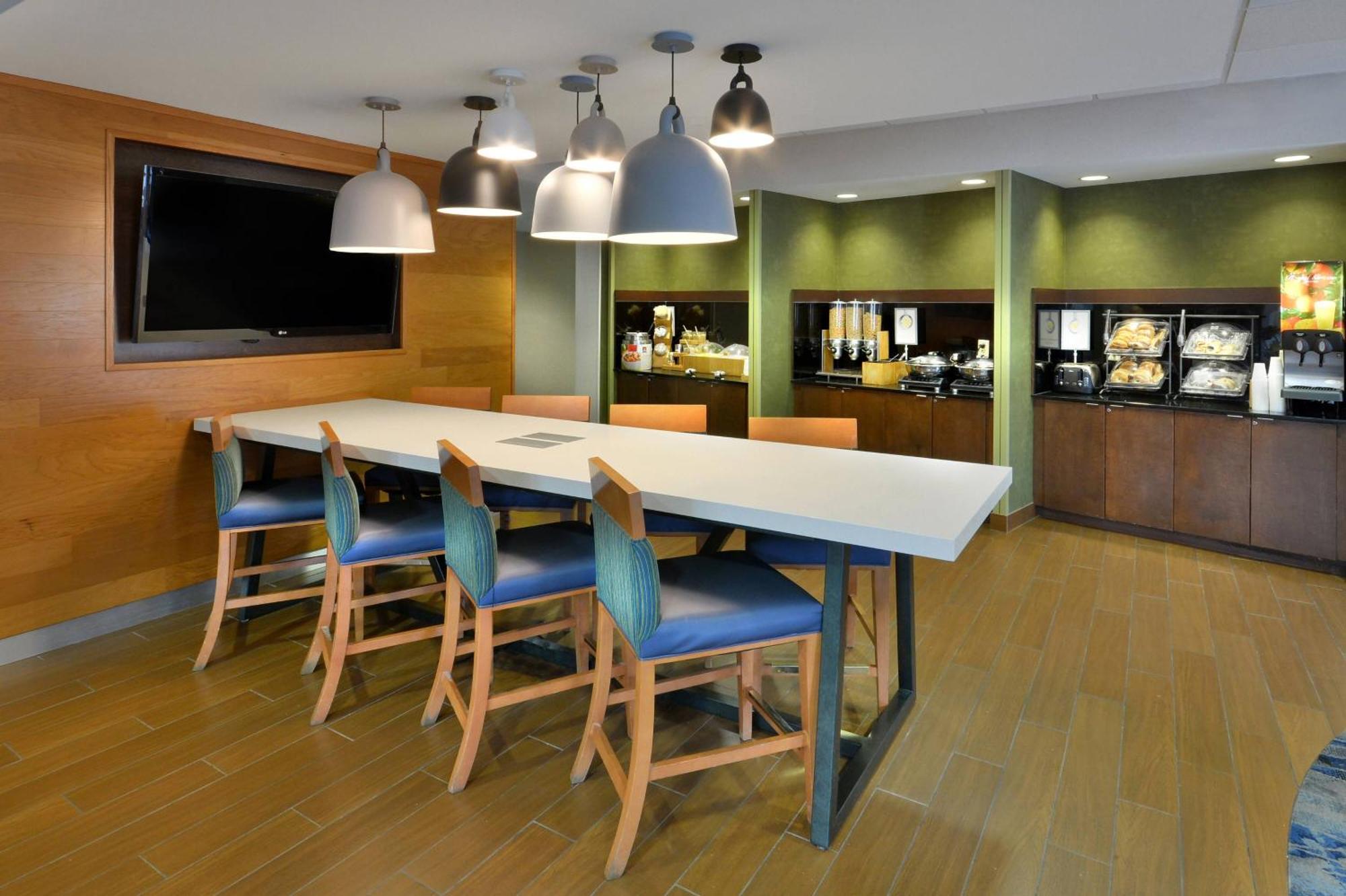Fairfield Inn & Suites By Marriott Charlottesville North Luaran gambar