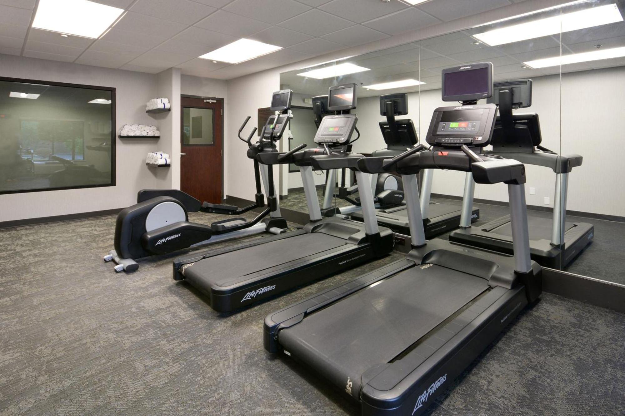 Fairfield Inn & Suites By Marriott Charlottesville North Luaran gambar