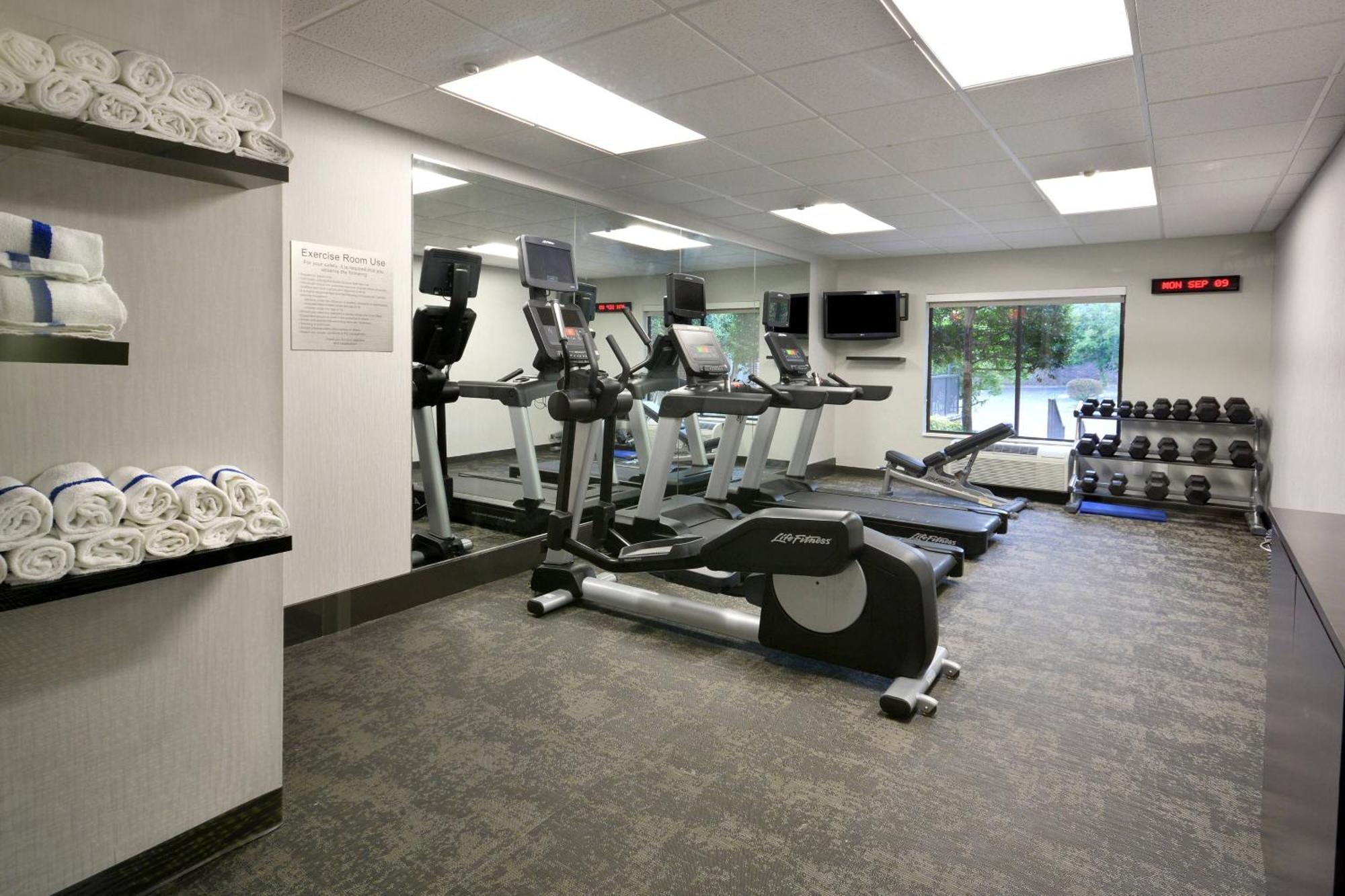 Fairfield Inn & Suites By Marriott Charlottesville North Luaran gambar